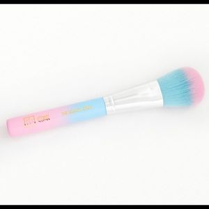 The Beauty Crop Powder Brush